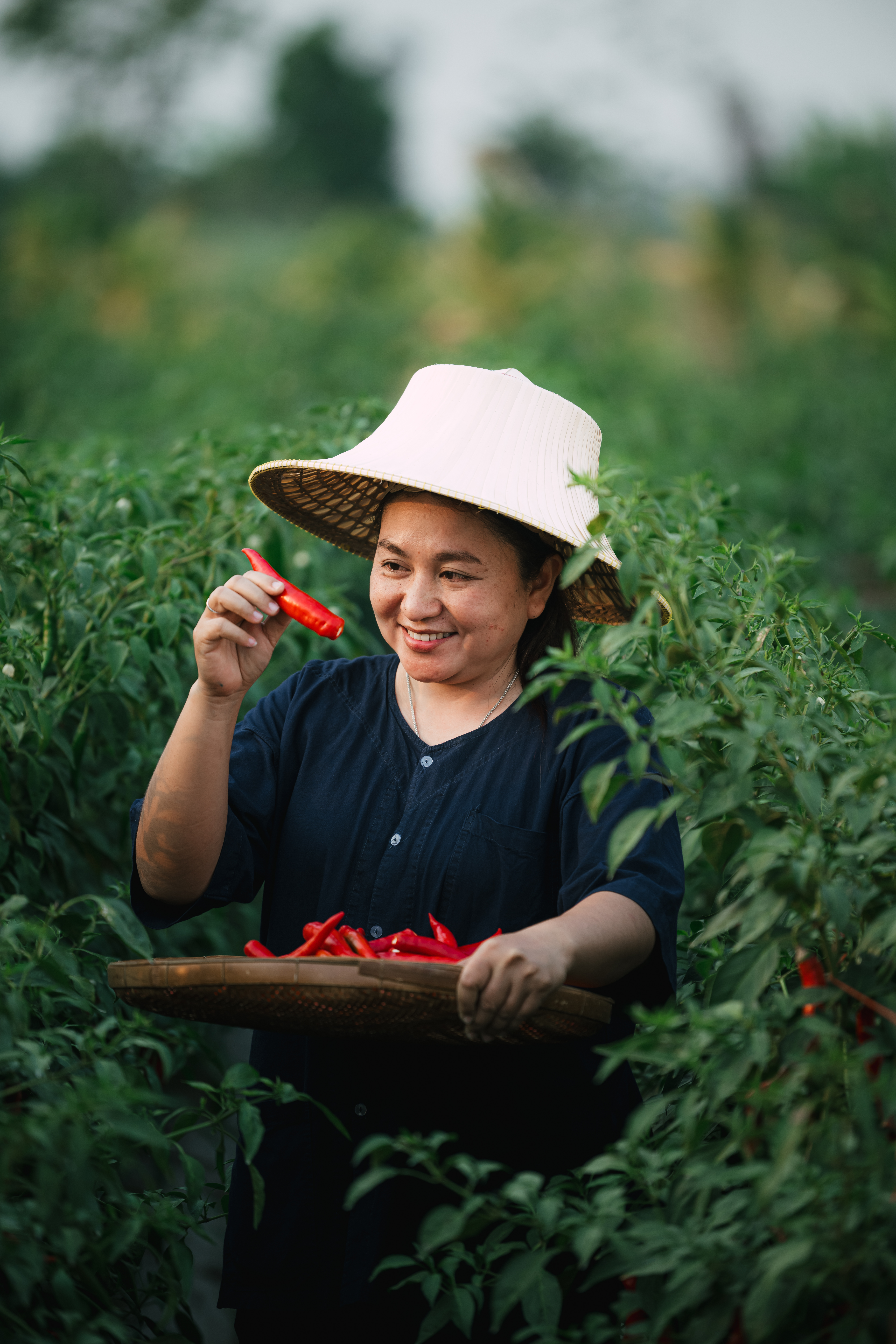 A group photo with Key chili suppliers
